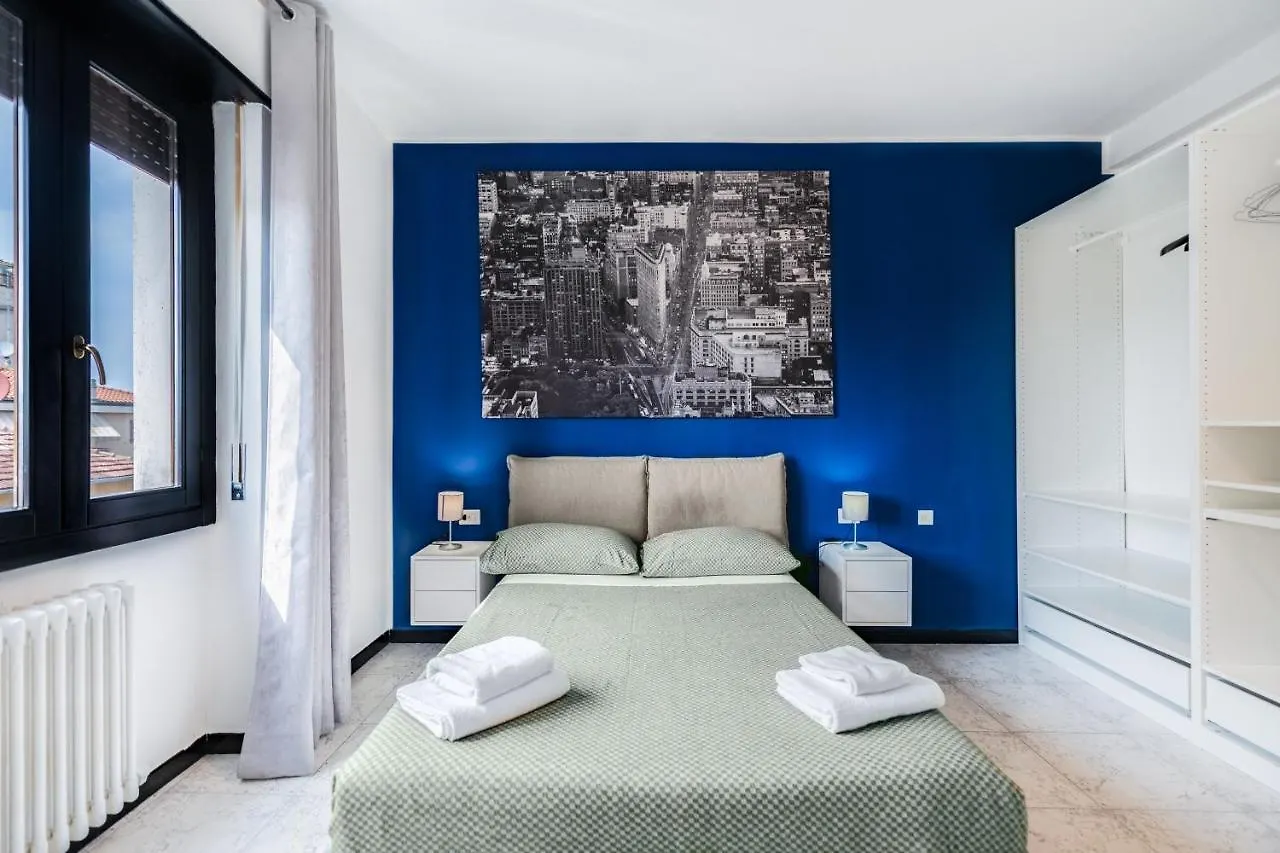 Smart Suite Milano Near Metro 0*, Milan