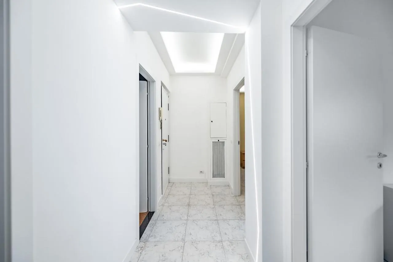 Apartment Smart Suite Milano Near Metro