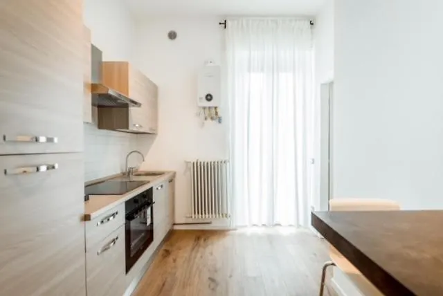Apartment Smart Suite Milano Near Metro Italy