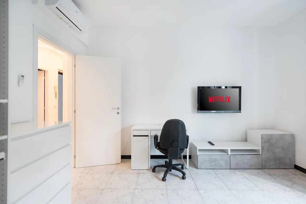 Apartment Smart Suite Milano Near Metro