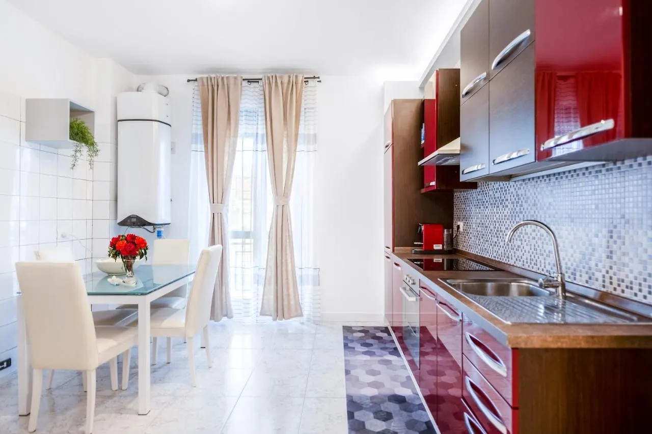 Apartment Smart Suite Milano Near Metro